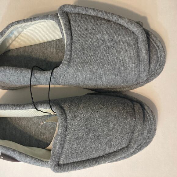 Cozy Gray Women's Slippers - Picture 4 of 9